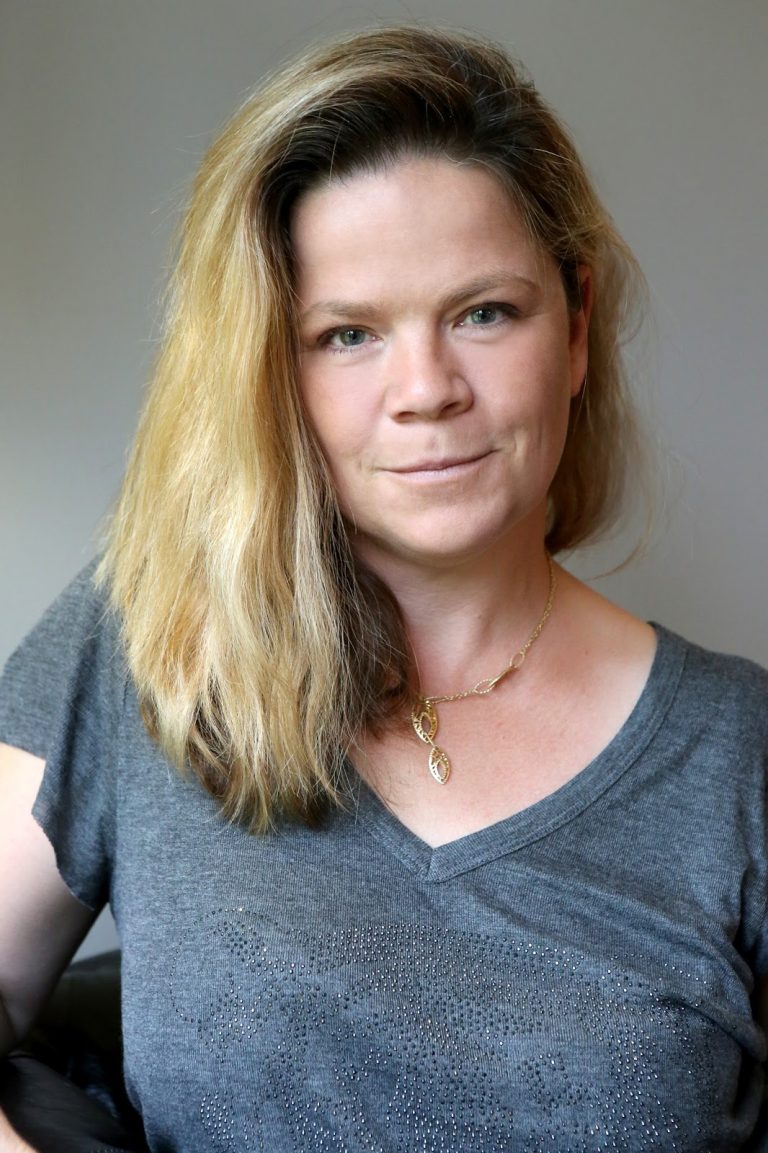 Amanda Jennings
